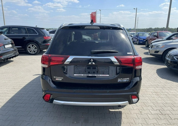 Mitsubishi Outlander cena 49900 przebieg: 128800, rok produkcji 2019 z Ostrów Wielkopolski małe 106